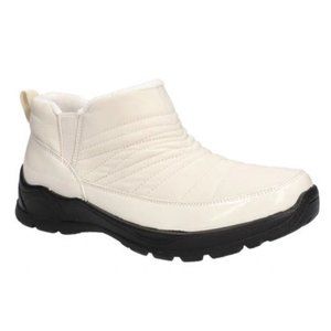 Easy Street Women's Jax Water-resistant Boots Winter White Patent 9N